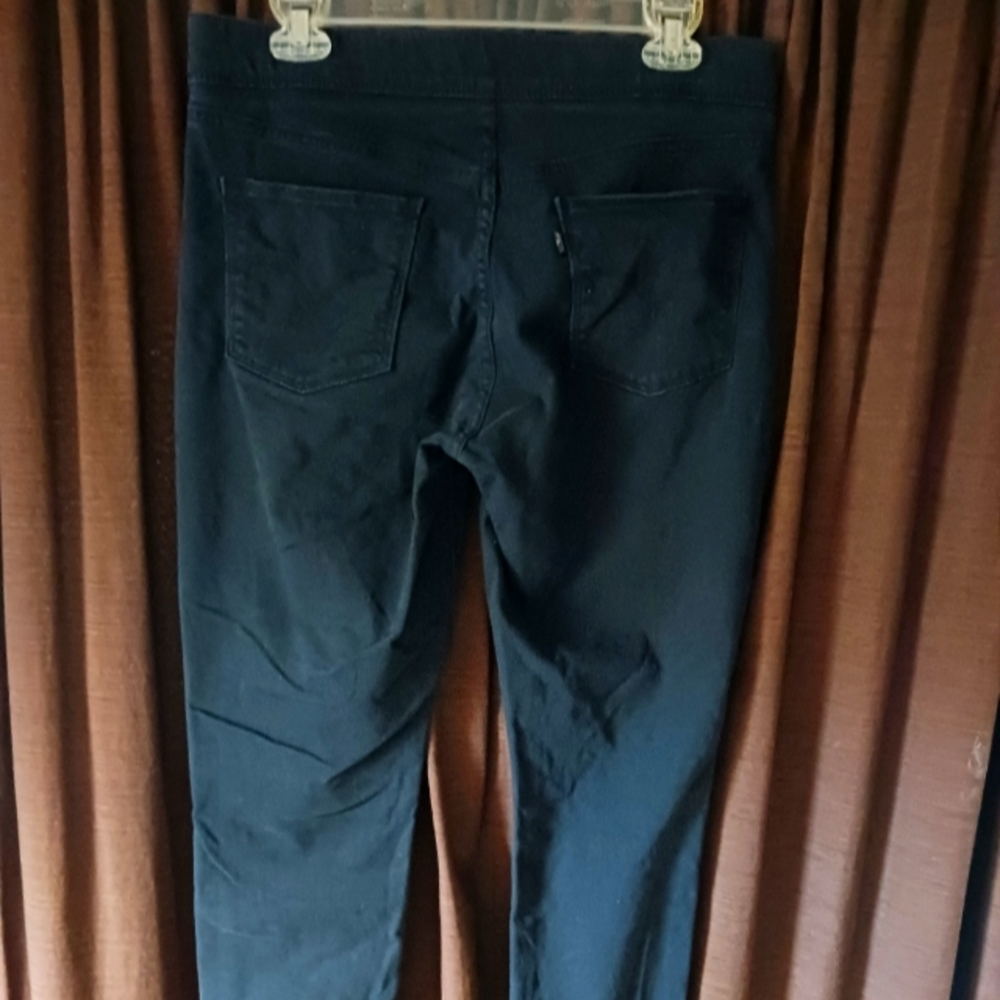 Levi's - Picture 4 of 6